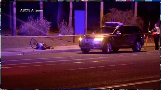 究竟孰是孰非？Uber自動(dòng)駕駛車撞死橫穿馬路的行人