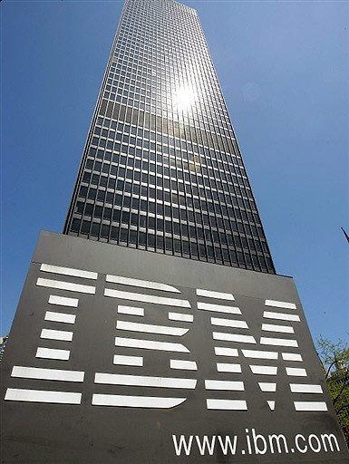 盡管不像蘋果、谷歌、Facebook那樣光彩照人，但剛剛度過(guò)百歲生日的IBM仍是整個(gè)科技界最巍峨的高山