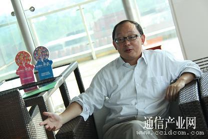 田溯寧在云基地接受《通信產(chǎn)業(yè)報》（網(wǎng)）記者的采訪