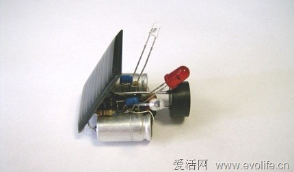 機器人的身體構(gòu)造非常簡單