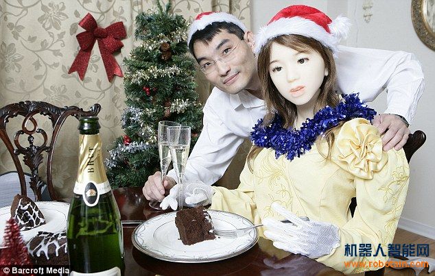 Le Trung和他的美女機器人Aiko