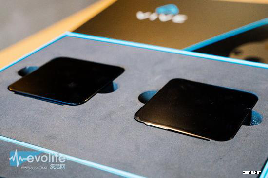 HTC VIVE開(kāi)箱圖賞 是時(shí)候打開(kāi)VR的新世界大門了