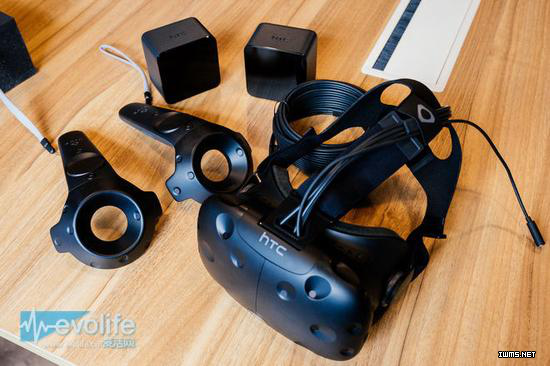 HTC VIVE開(kāi)箱圖賞 是時(shí)候打開(kāi)VR的新世界大門了