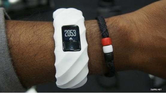 佳明Vivofit 3腕帶體驗：并不成功的時尚轉(zhuǎn)型