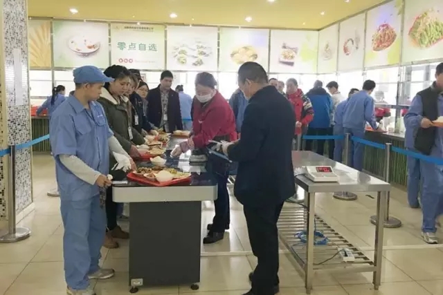成都廠食堂引進RFID自助結算餐臺