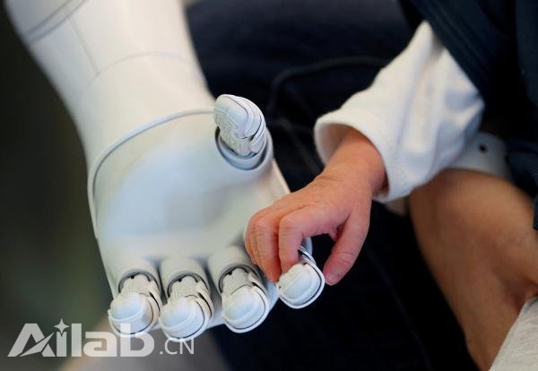 斯坦福人工智能百年研究：人工智能如何在醫(yī)療、交通大顯身手