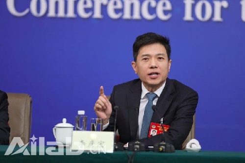 李彥宏5年5項人工智能提案 兩會引來多少AI粉？