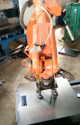 折彎機(jī)器人 自動(dòng)化折彎機(jī)器人 工業(yè)折彎機(jī)器人 東北廠家直銷